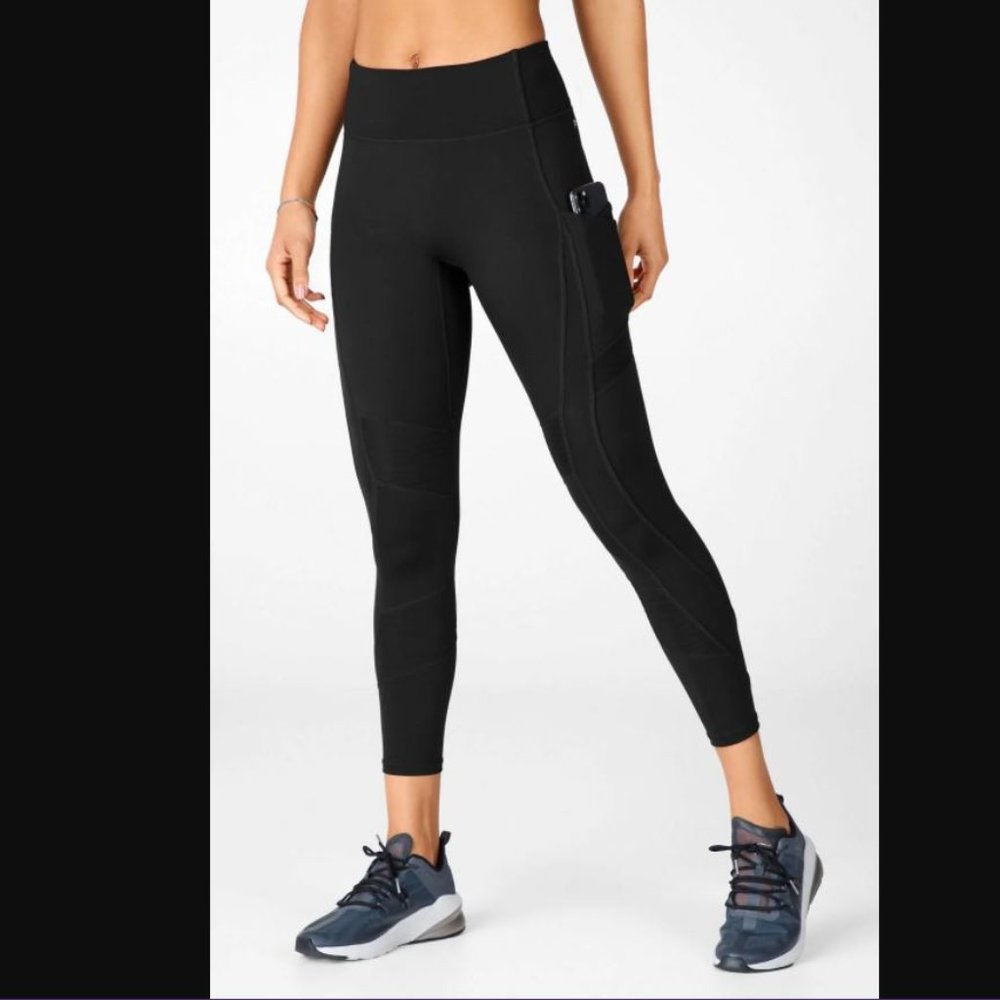 NWT Fabletics Anywhere High-Waisted Moto 7/8 - M